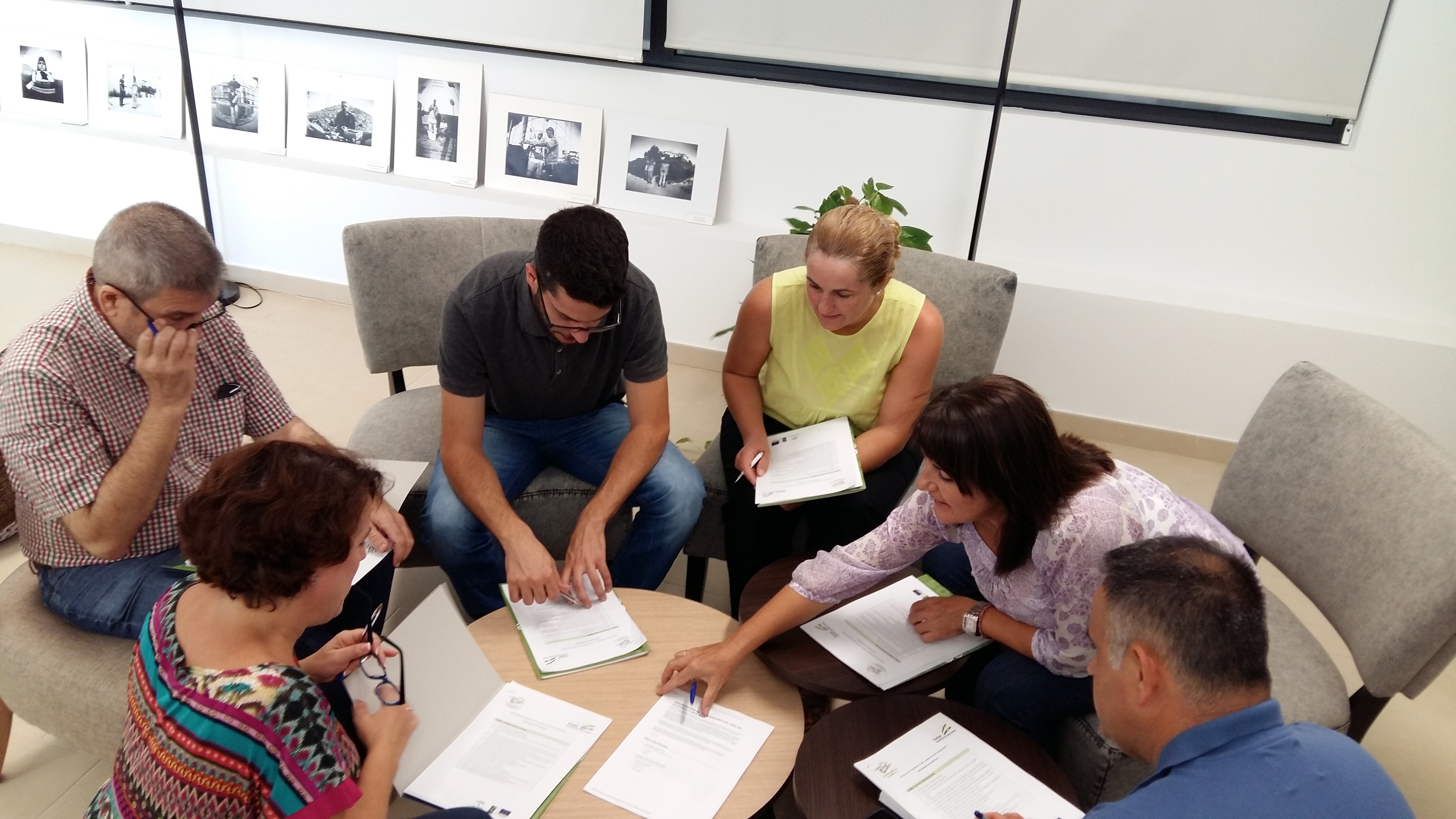 Agentes clave del Valle del Guadalhorce, se re�nen para validar y priorizar las necesidades de la comarca.